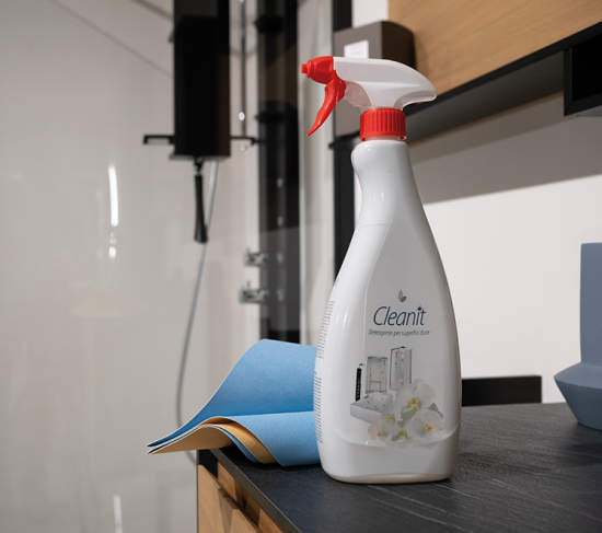 CleanIT detergente professionale Novellini